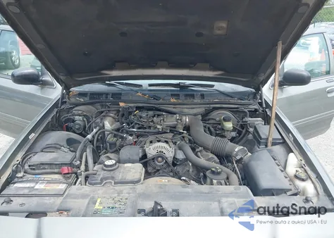 2003 Ford Crown Victoria Standard из США, поврежденный, VIN 2FAFP73WX3X182848